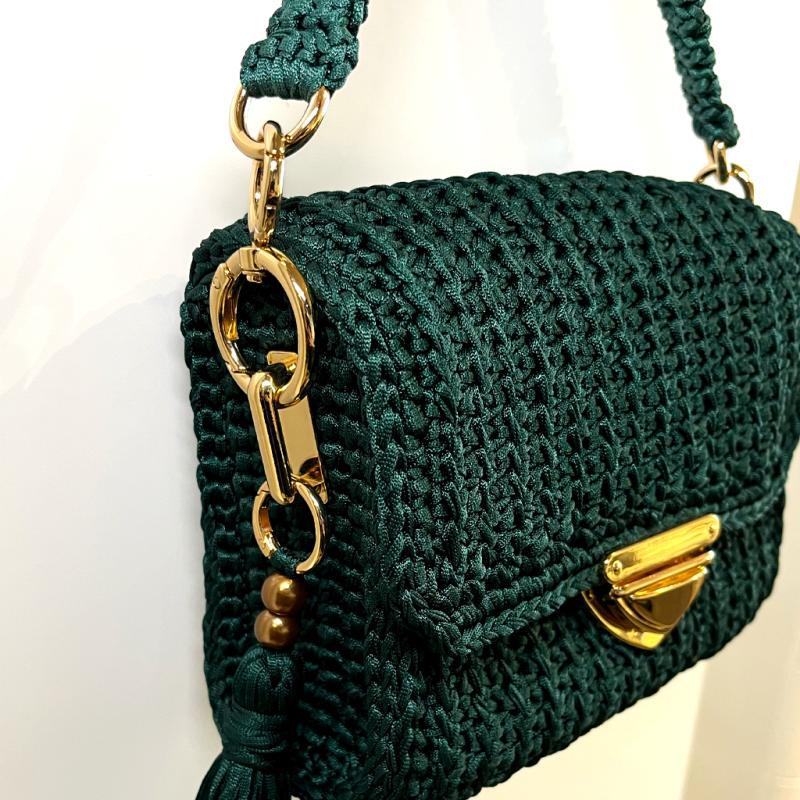 編みバッグショルダー 2way グリーンとゴールド金具 かぎ針編みバッグ