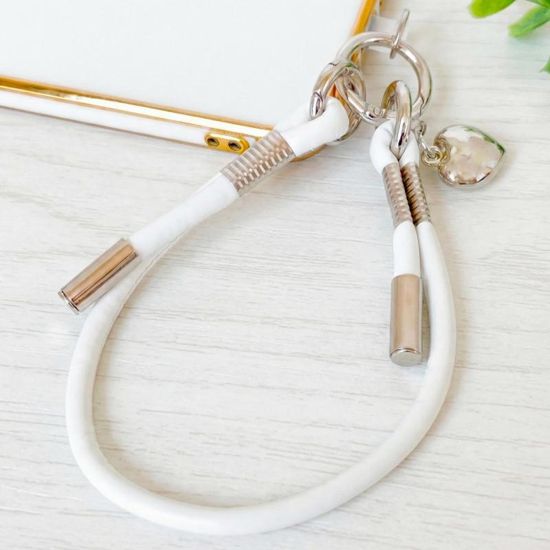 スマホストラップ レザーコードハンドストラップ ホワイトとシルバーパーツ