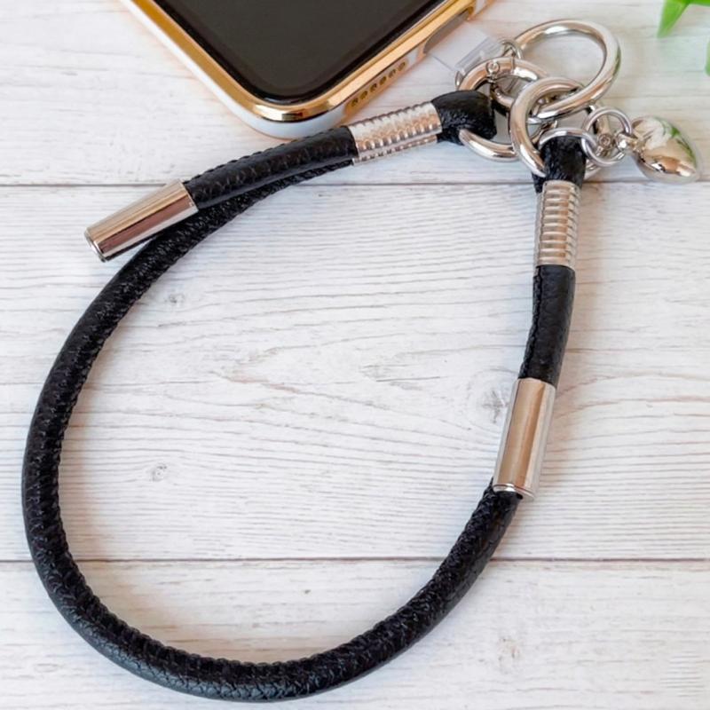 スマホストラップ レザーコードハンドストラップ ブラックとシルバーパーツ